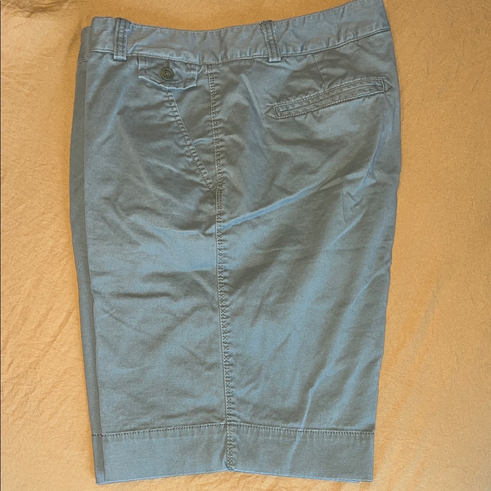 Dockers Women's Gray Bermuda Shorts
